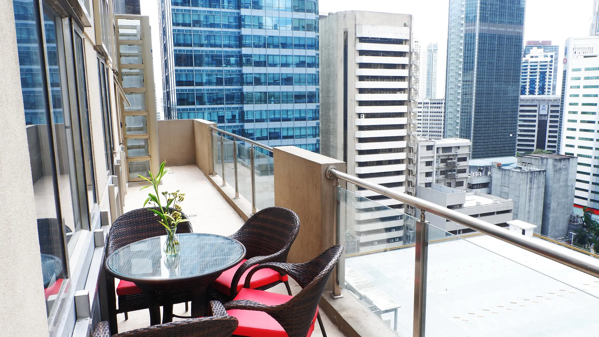Valero Grand Suites By Swiss-Belhotel Makati City Hotel