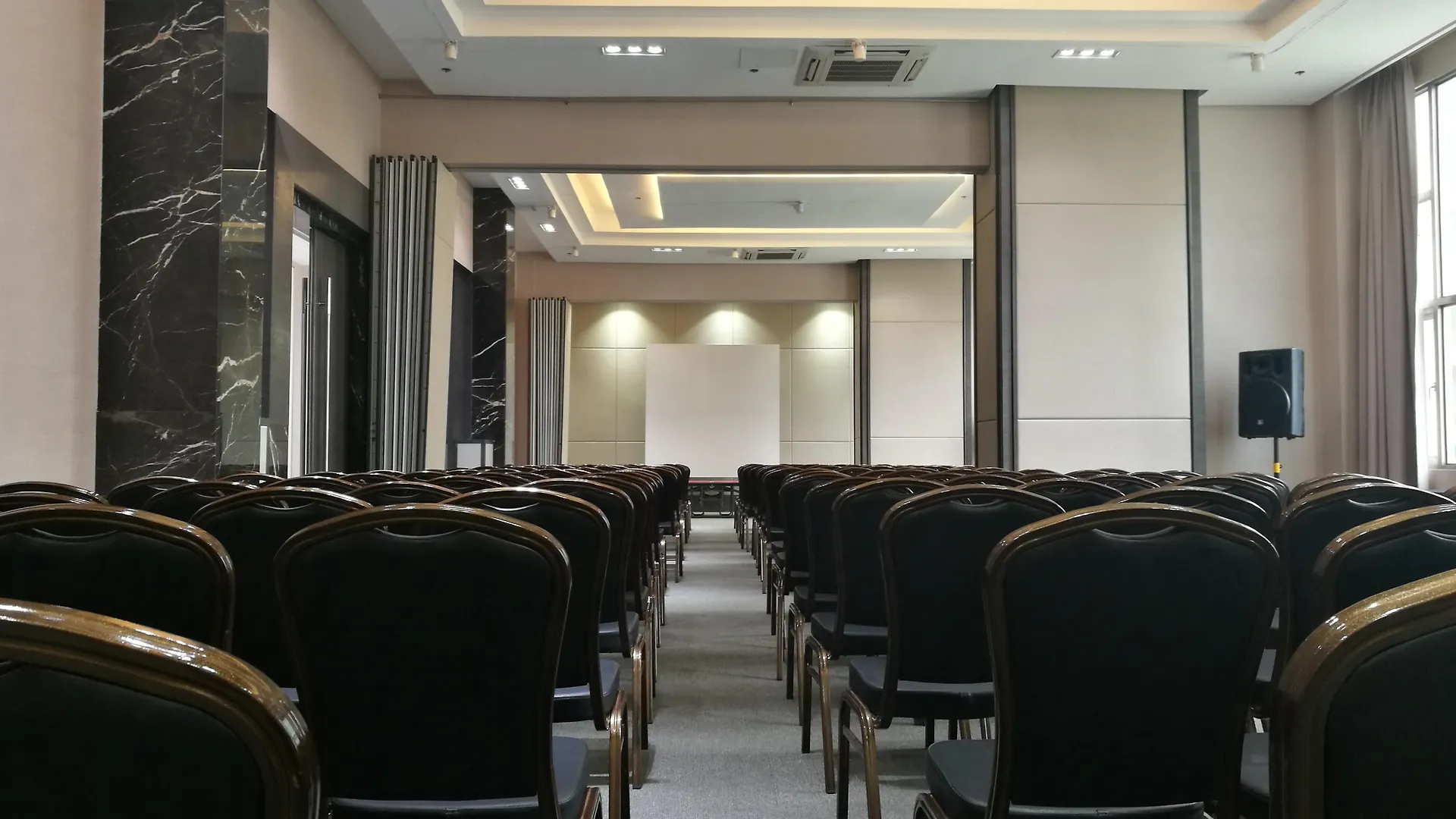 Hotel Valero Grand Suites By Swiss-Belhotel Makati City
