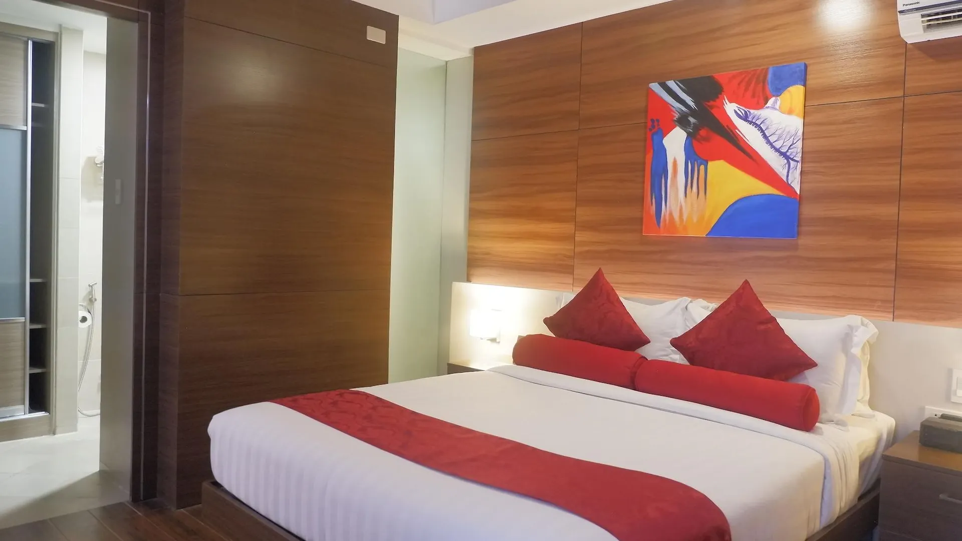 Valero Grand Suites By Swiss-Belhotel Makati City 4*,  Philippines